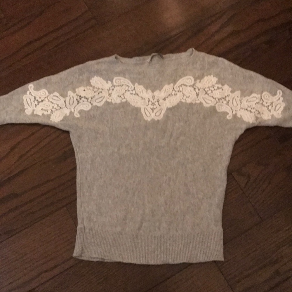 Short sleeve sweater